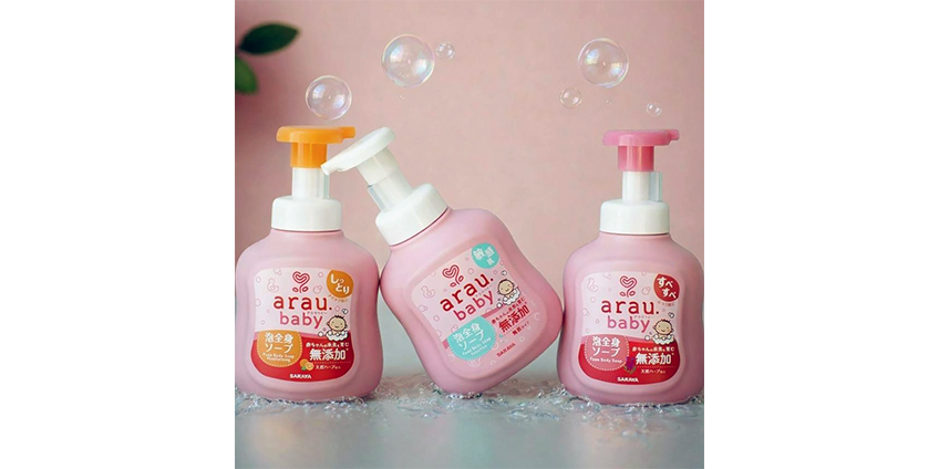 Для самого нежного и бережного купания японская компания SARAYA создала линейку средств для купания arau.baby